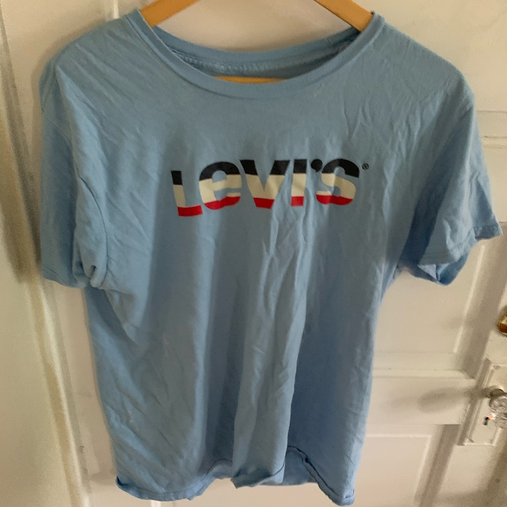 Levi’s t-shirt